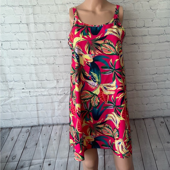 Tops - Pink, Yellow & Green sleeveless blouse with gold chain link size XS